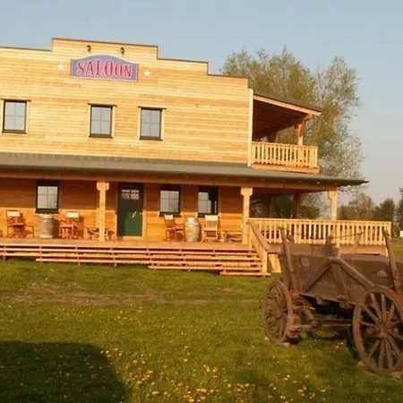 Holiday home Gemuetliches Holzhaus Auf Einer Im Western-style *